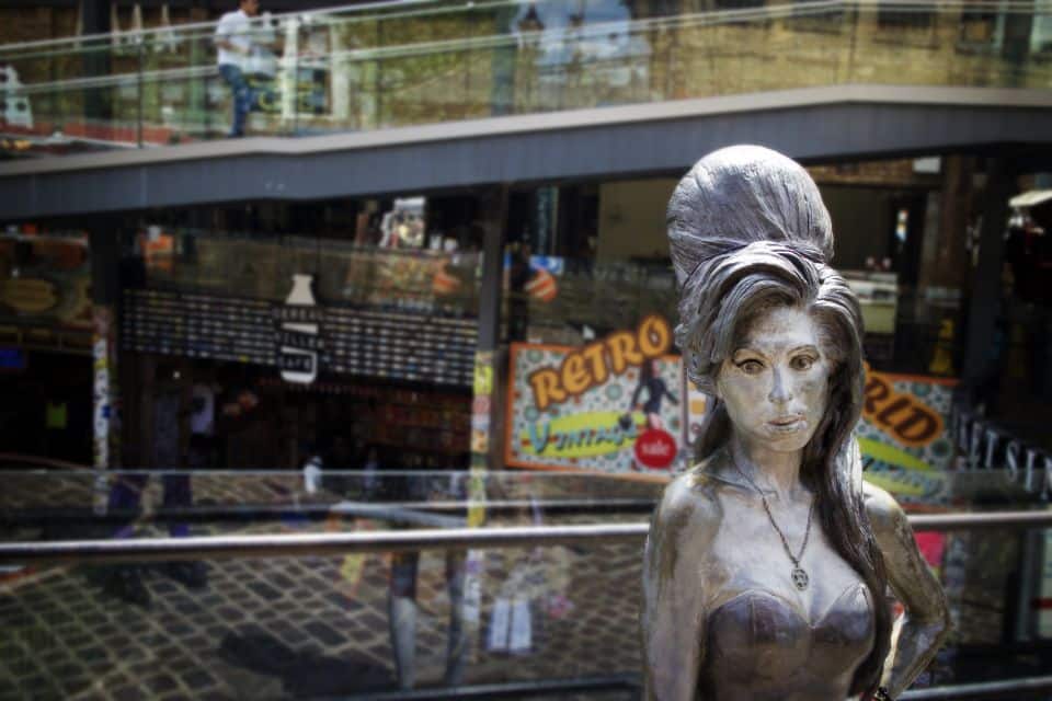 Amy Winehouse statue camden