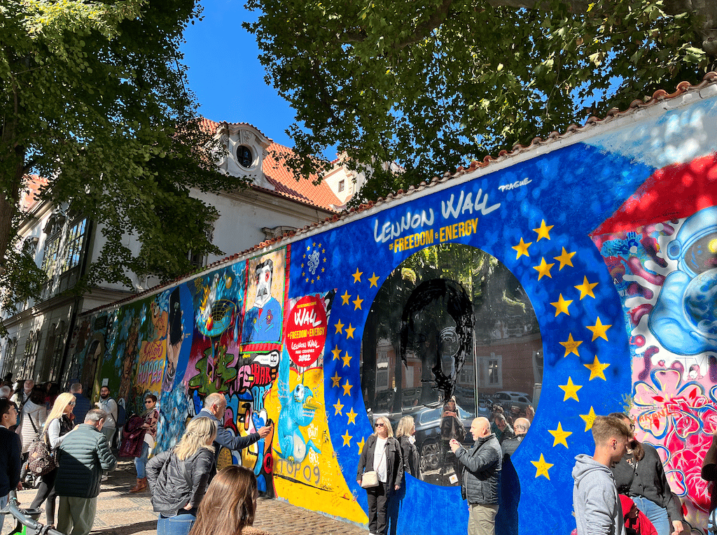 john lennon wall prague