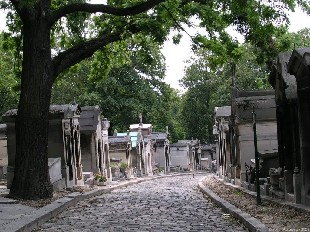 pere lachaise cemetery