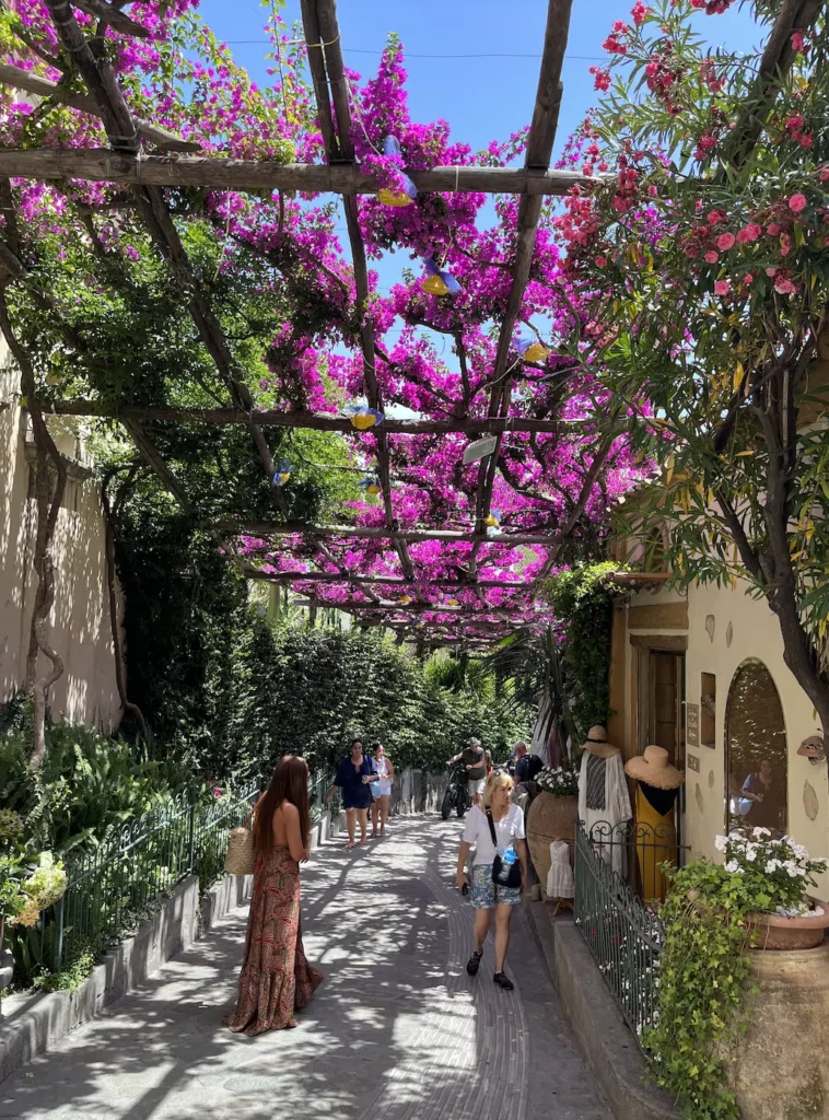 Where to stay on the Amalfi Coast? 5 Best Towns, Areas & Places to Stay 🍋 34 positano streets