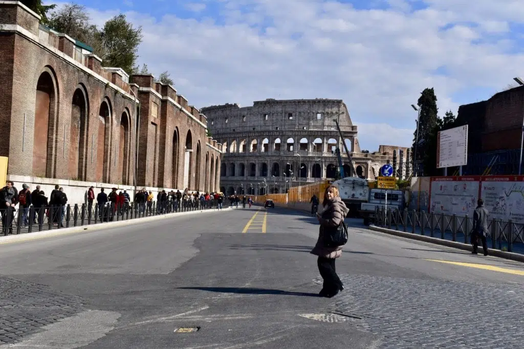 colosseum rome from the street