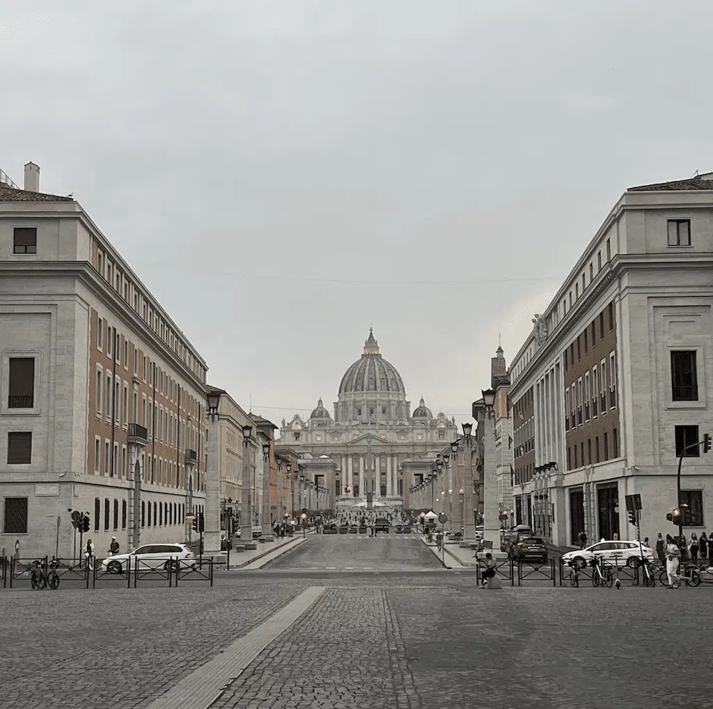 walk from Castel Sant'Angelo to the Vatican