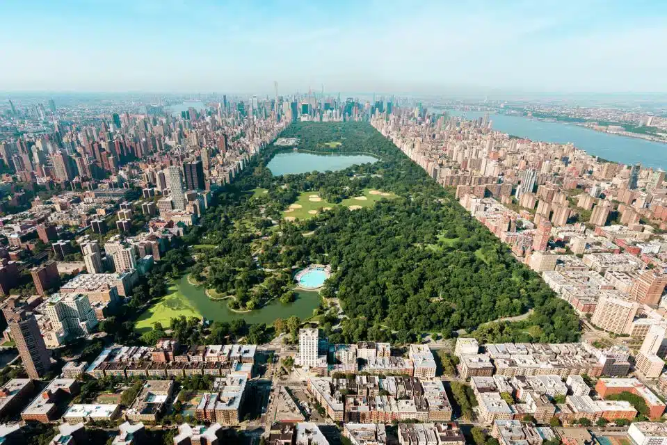 The 26 Best Things to do in New York City + Hidden Gems 36 Helicopter tour over Manhattan