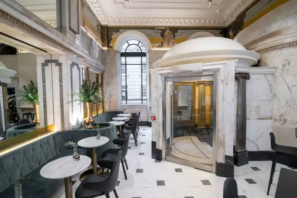 Where to stay in London? 8 Best Areas & Places to Stay 🇬🇧 32 Apex Temple