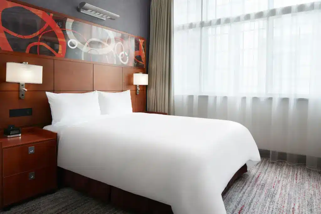 Where to stay in London? 8 Best Areas & Places to Stay 🇬🇧 33 Club Quarters Hotel London City
