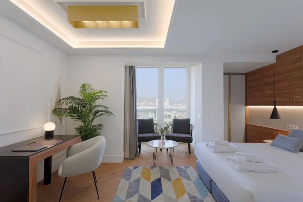 Where to Stay in Malaga? 3 Best Areas & Places to Stay + Nearby Holiday Towns 🇪🇸 54 Luxury holiday apartments in Malagas trendy area