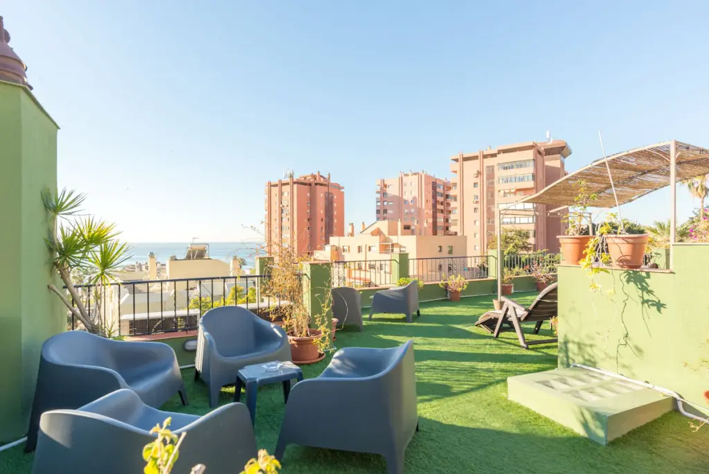 Where to Stay in Malaga? 3 Best Areas & Places to Stay + Nearby Holiday Towns 🇪🇸 50 Hotel California, cheap place to stay near the beach in Malaga