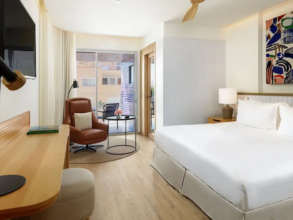 Where to Stay in Malaga? 3 Best Areas & Places to Stay + Nearby Holiday Towns 🇪🇸 40 Modern hotel in Malaga City Centre
