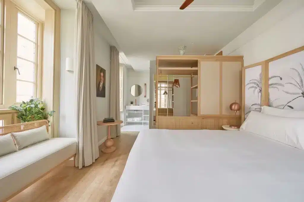 Where to Stay in Malaga? 3 Best Areas & Places to Stay + Nearby Holiday Towns 🇪🇸 56 Icon Malabar hotel room