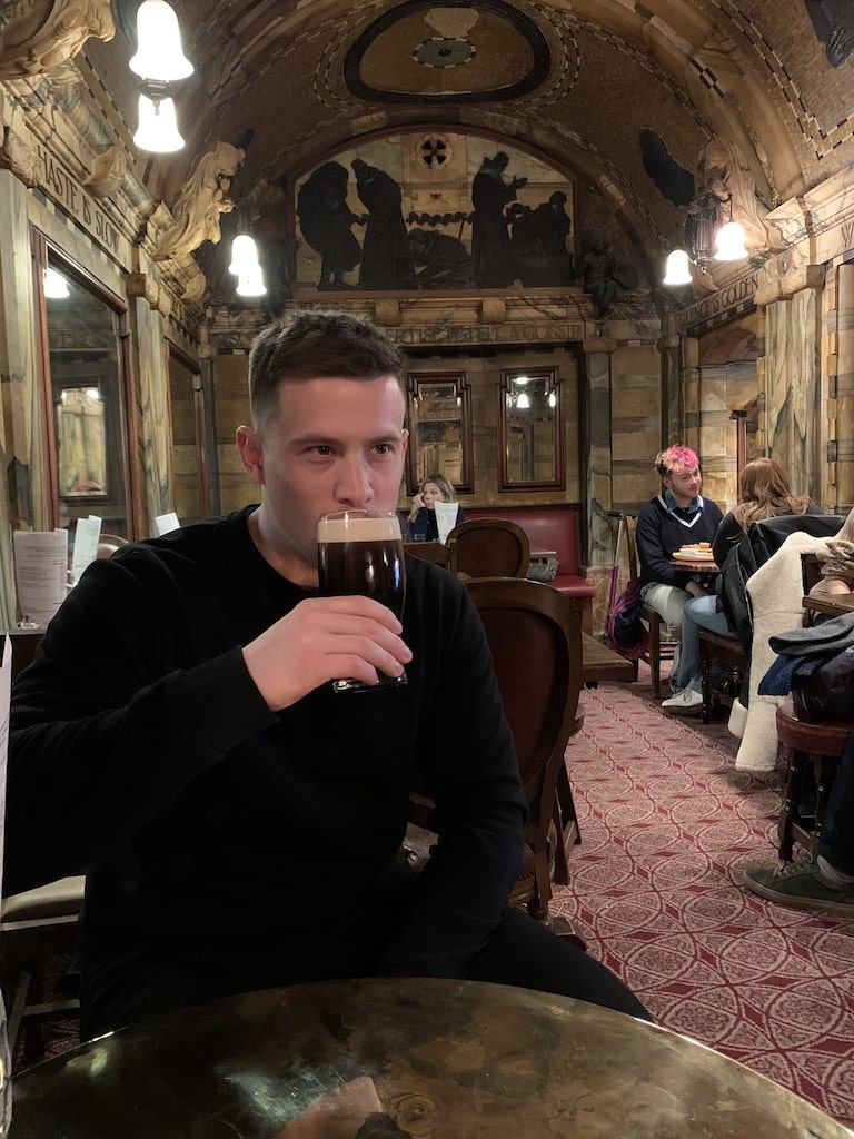 Kris from Destination Well Known in The Blackfriar pub