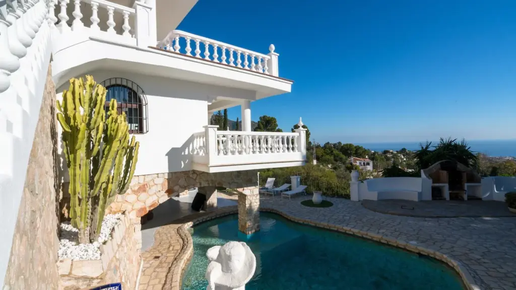 Where to Stay in Malaga? 3 Best Areas & Places to Stay + Nearby Holiday Towns 🇪🇸 62 Mijas Residence, hotel with pool