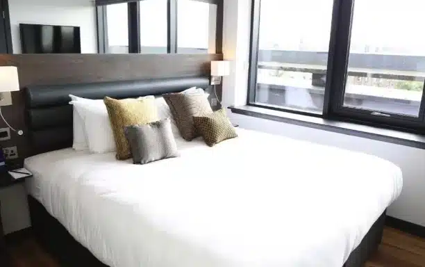 Where to stay in Edinburgh? 5 Best Areas & Places to Stay in Scotland's Capital đ´ó §ó ˘ó łó Łó ´ó ż 43 Room at the hub in Edinburgh's Haymarket area, cheap place to stay