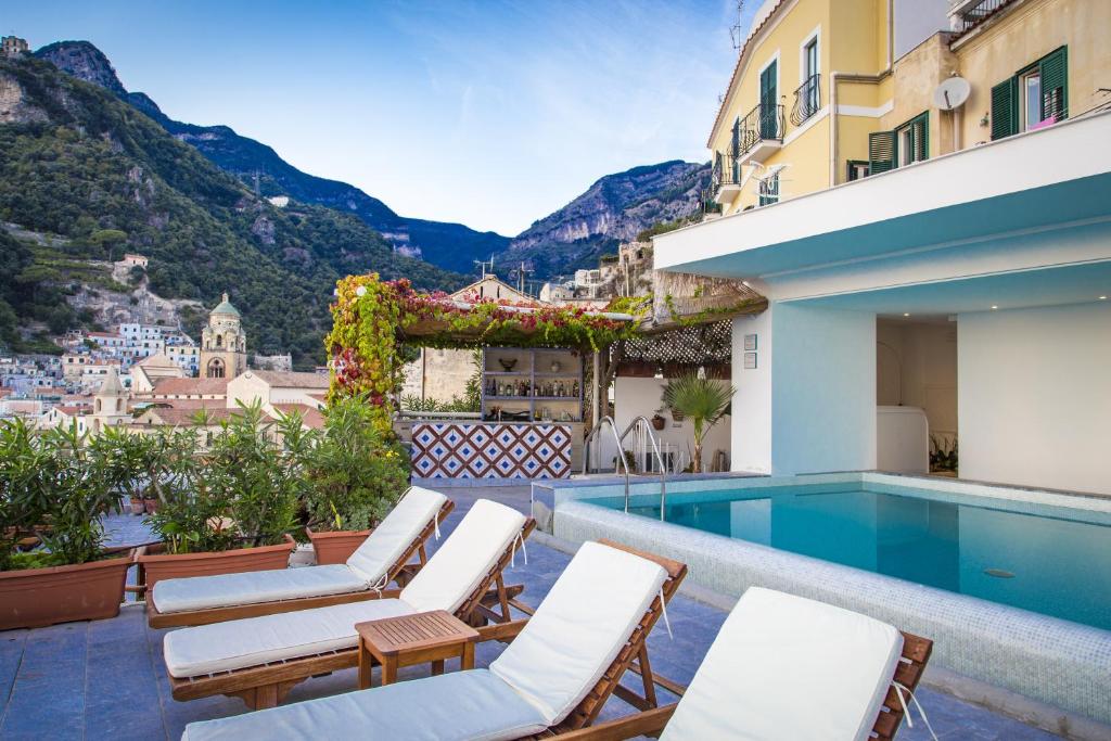 Hotel Marina Riviera, hotel with pool in Amalfi