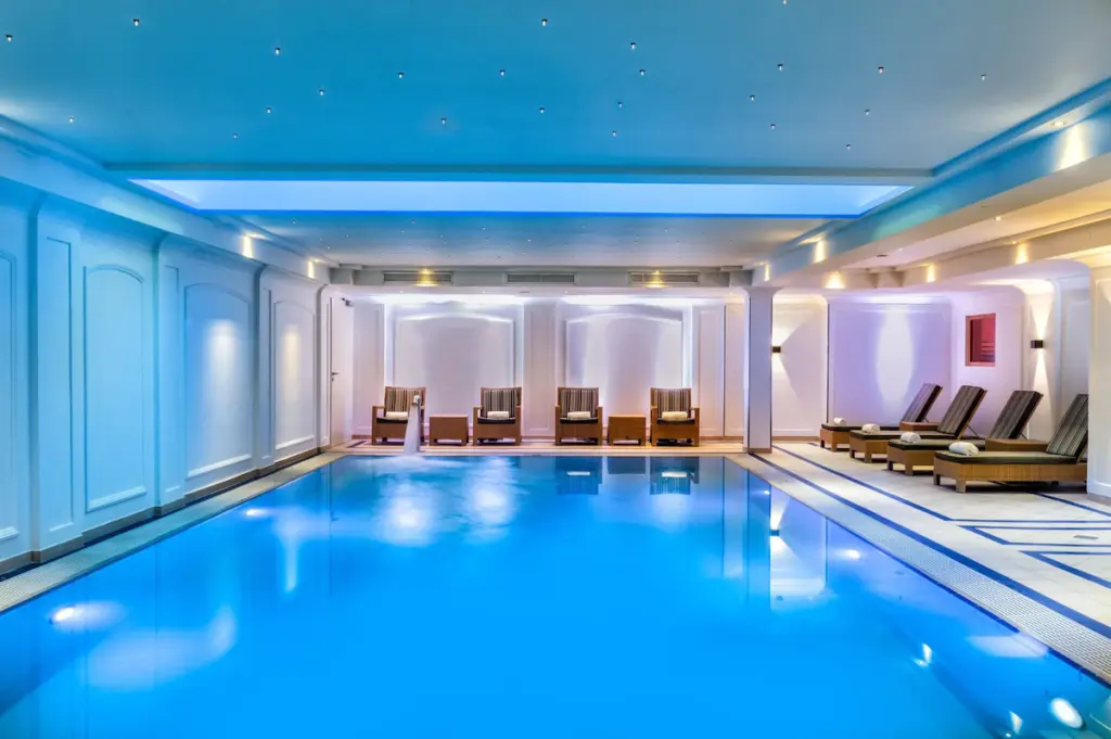 JW Marriott Hotel Berlin indoor pool