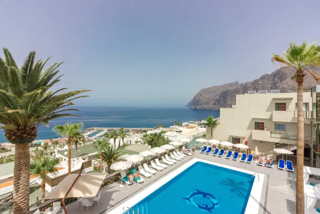 Where to Stay in Tenerife? 5 Best Areas + Places to Stay ☀️ 66 Klayman Diamond Aparthotel