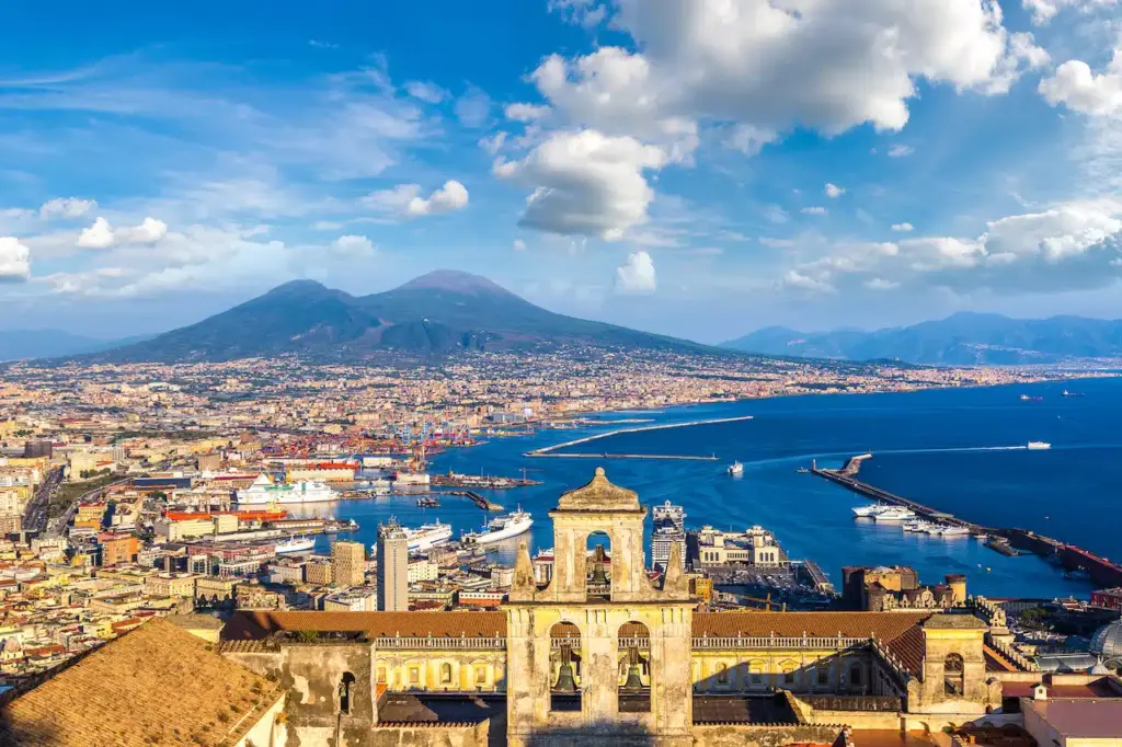 where to stay in naples