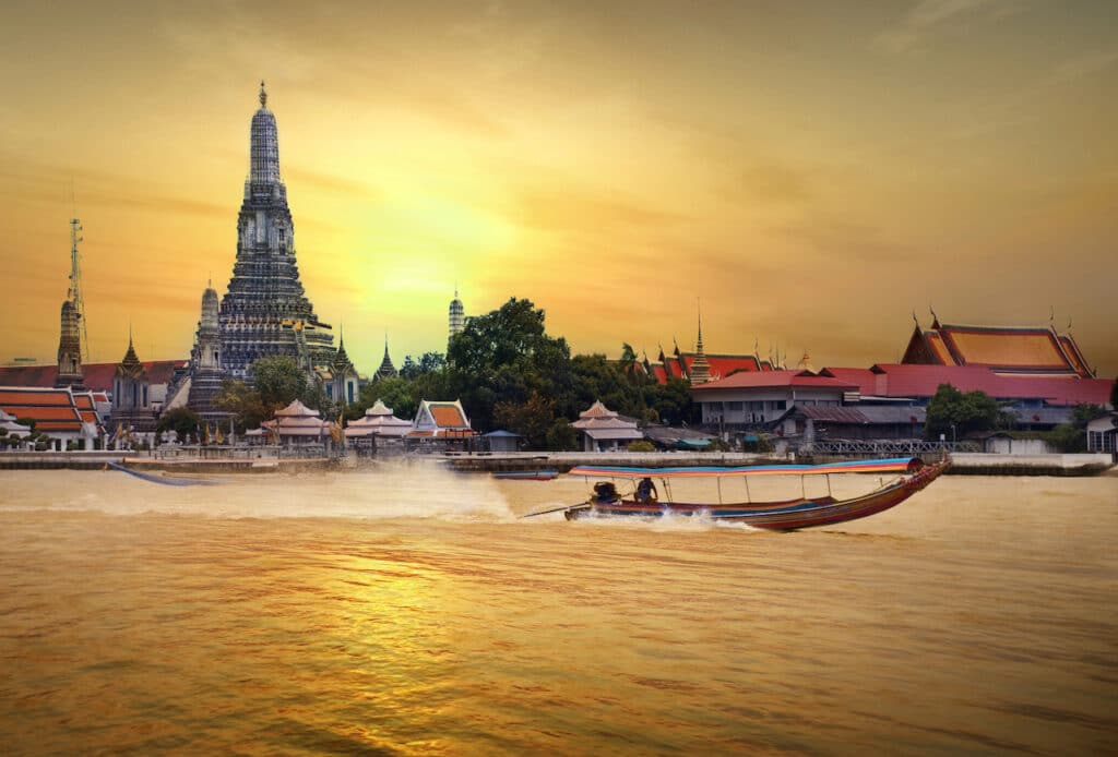 Wat Arun in Bangkok is one of the main things you must see on your trip to Thailand.