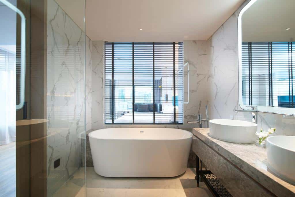 amari bangkok bathtub