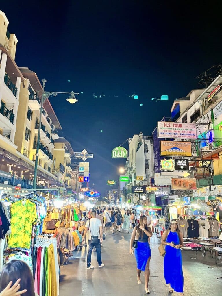 Khao San Road, best area to stay in Bangkok for young travellers & backpackers