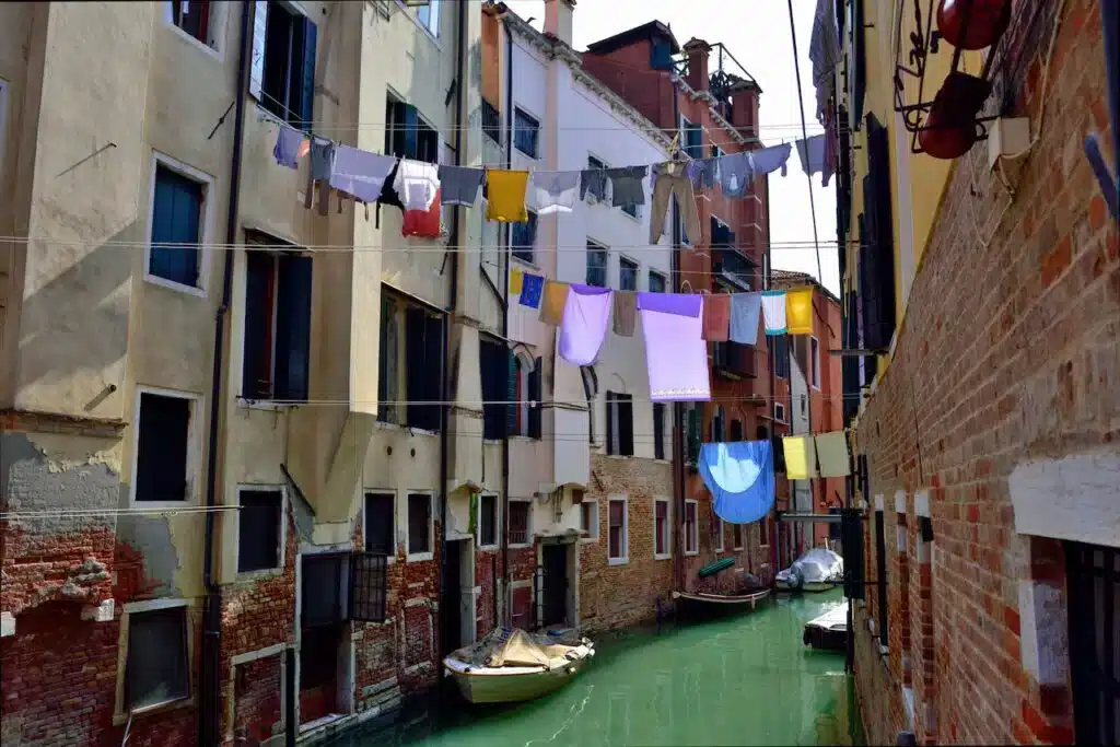 Where to Stay in Venice? 5 Best Areas & Places to Stay (+ Avoid!) š®š¹ 13 Cannaregio, a local area in Venice
