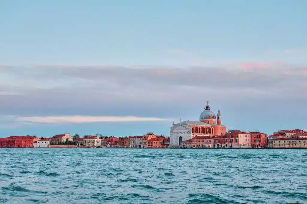 Where to Stay in Venice? 5 Best Areas & Places to Stay (+ Avoid!) š®š¹ 21 Giudecca in Venice