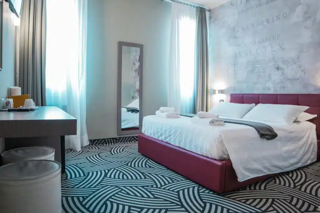 Where to Stay in Venice? 5 Best Areas & Places to Stay (+ Avoid!) š®š¹ 16 Hotel Cannaregio 2357