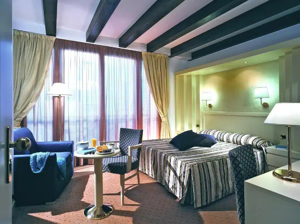 Where to Stay in Venice? 5 Best Areas & Places to Stay (+ Avoid!) š®š¹ 24 Hotel Giudecca Venezia, cheap hotel in Giudecca