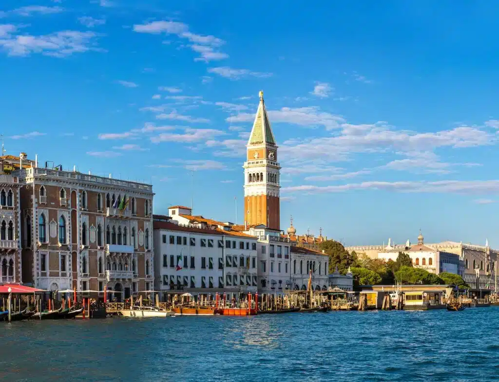 Where to Stay in Venice? 5 Best Areas & Places to Stay (+ Avoid!) š®š¹ 4 St. Mark's Basilica in Venice