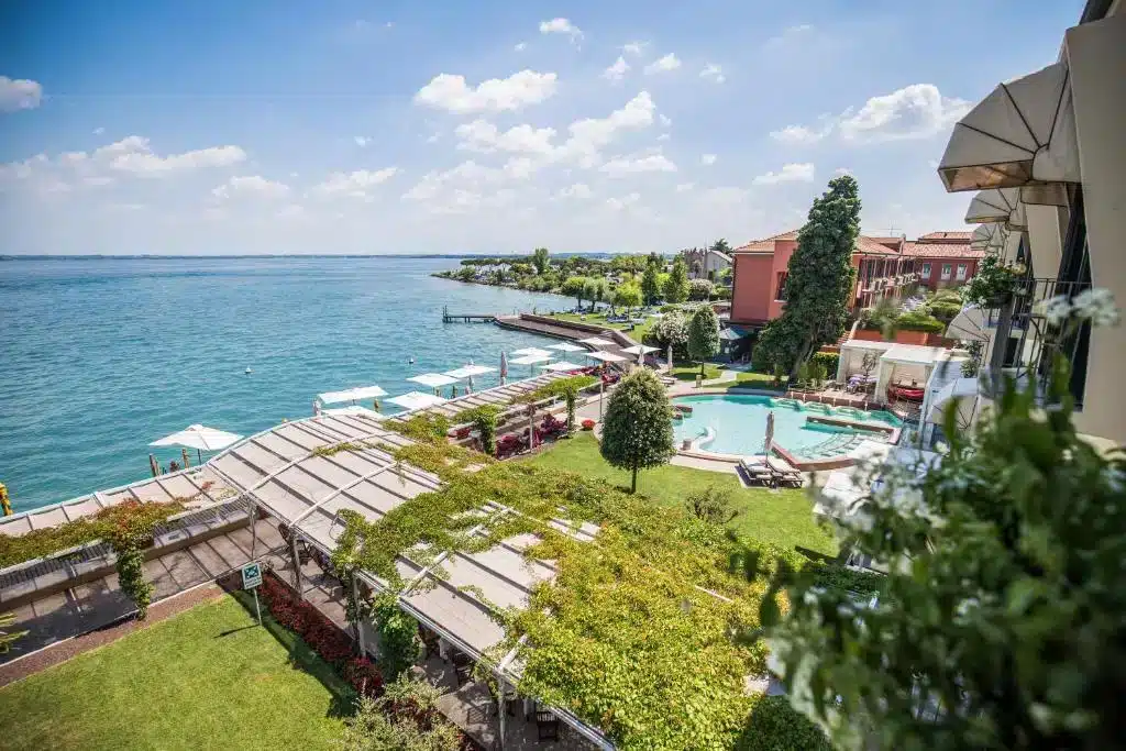 Where to stay in Lake Garda? 6 Best Areas & Places to Stay + Where to Avoid! 🇮🇹 21 Grand Hotel Terme Sirmione