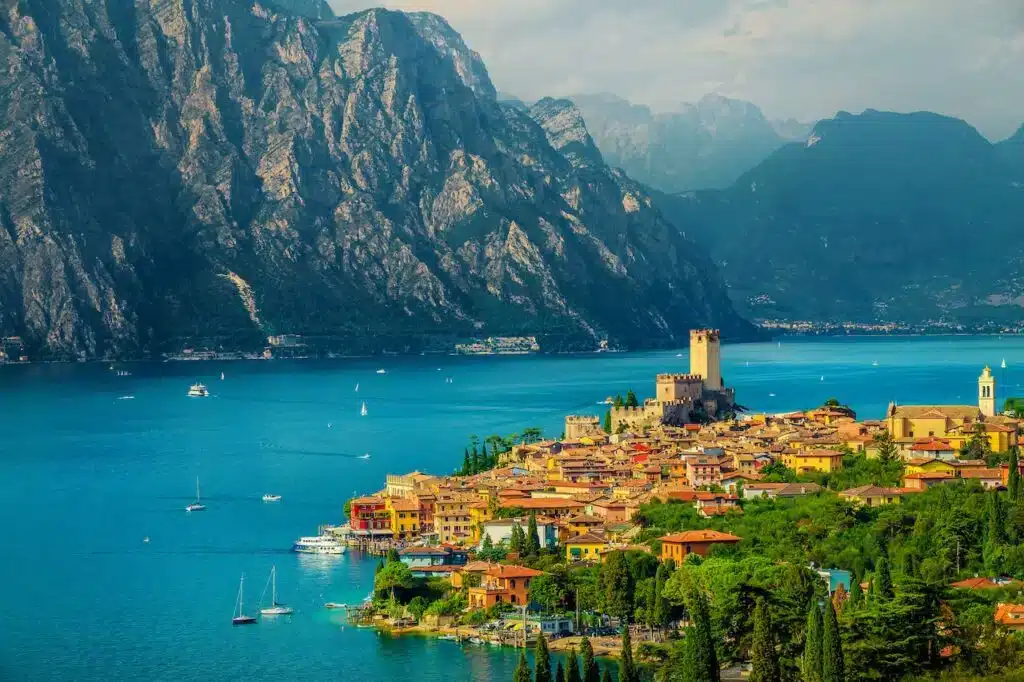 Where to stay in Lake Garda? 6 Best Areas & Places to Stay + Where to Avoid! 🇮🇹 28 Lake Garda in Italy
