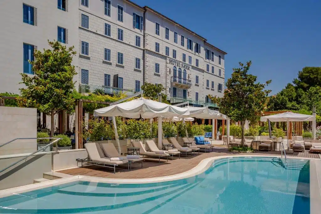Where to stay in Split? 3 Best Areas + Places to Stay (+ Avoid!) 🇭🇷 19 Hotel Park Split