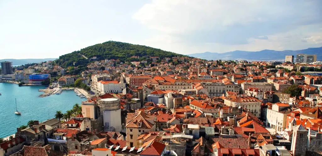 Where to stay in Split? 3 Best Areas + Places to Stay (+ Avoid!) 🇭🇷 24 Split