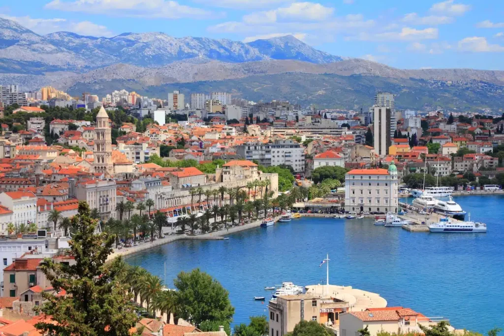where to stay in split