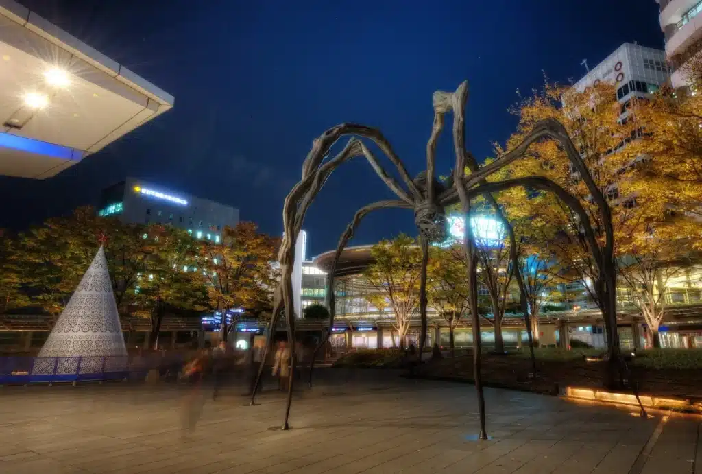 Where to Stay in Tokyo? 6 Best Areas & Places to Stay + Where to Avoid! 🇯🇵 52 mori tower tokyo