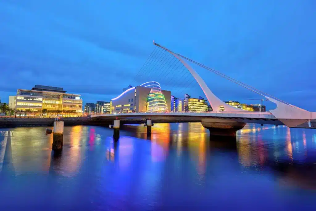 Where To Stay in Dublin? 4 Best Areas & Places to Stay + Avoid! ๐ฎ๐ช 18 dublin docklands, best place to stay for cheaper hotels