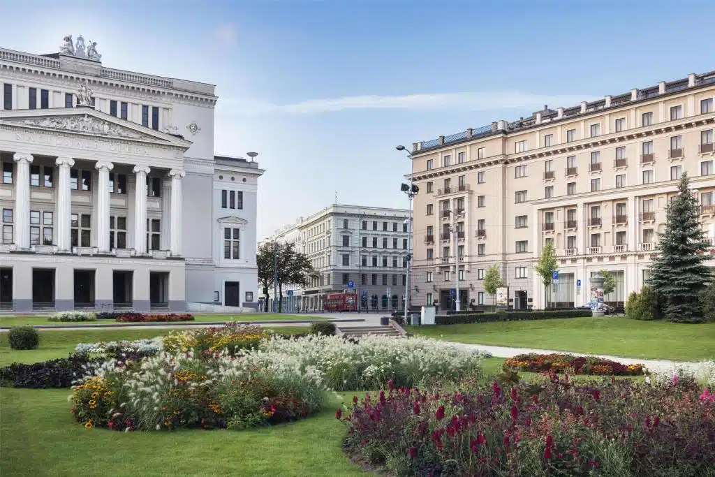 Where to Stay in Riga? The 3 Best Areas + Places to Stay 🇱🇻 13 Grand Hotel Kempinski Riga