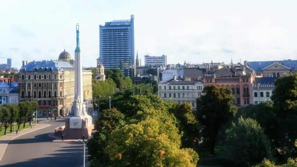 Where to Stay in Riga? The 3 Best Areas + Places to Stay 🇱🇻 12 Riga Freedom Monument