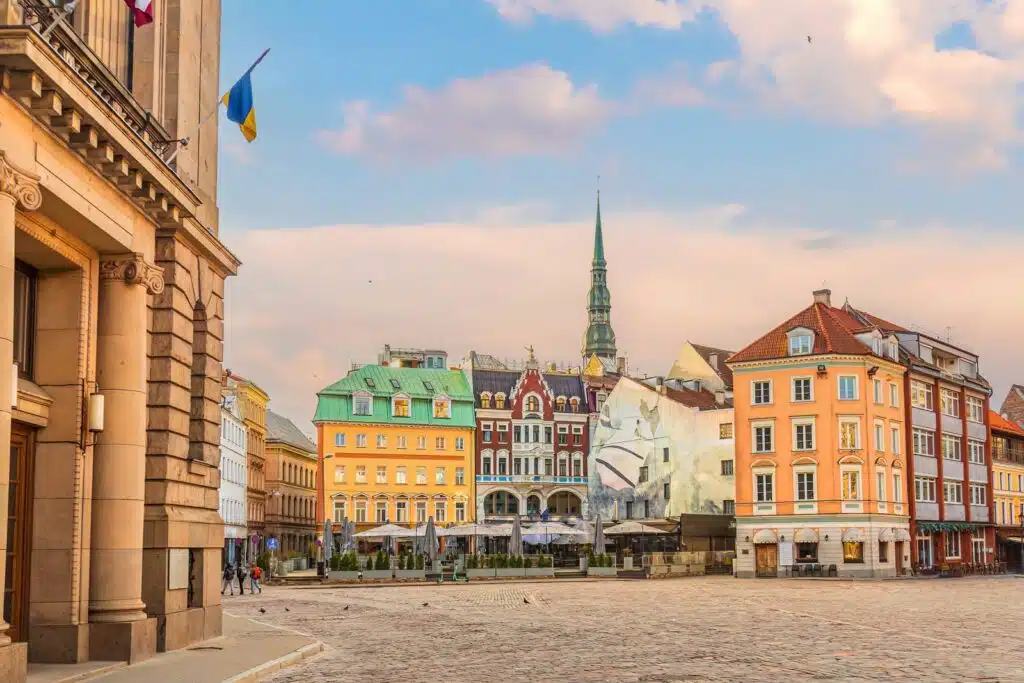 Where to Stay in Riga? The 3 Best Areas + Places to Stay 🇱🇻 10 Riga Old Town, best area to stay for tist-time visitors