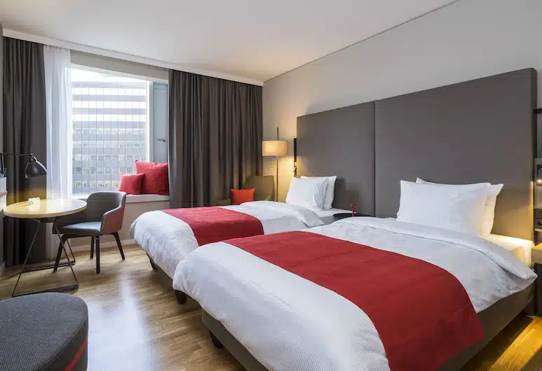 Where to Stay in Hamburg? The 7 Best Areas & Places to Stay 🇩🇪 15 Holiday Inn Hamburg City Nord