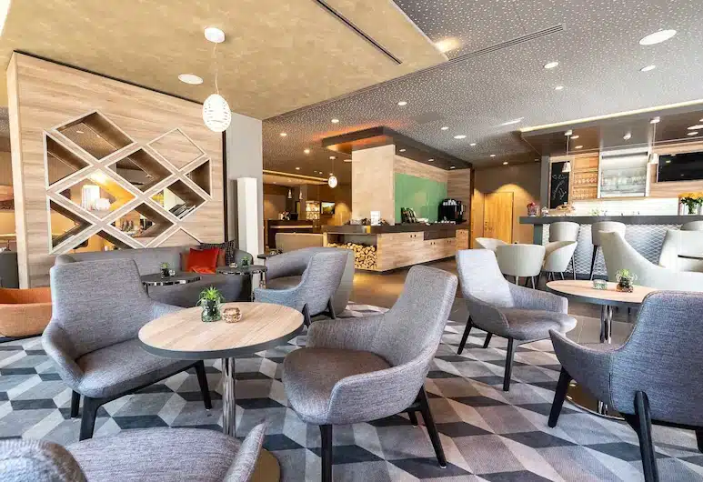Where to Stay in Hamburg? The 7 Best Areas & Places to Stay 🇩🇪 18 Hotel Panorama Hamburg-Harburg