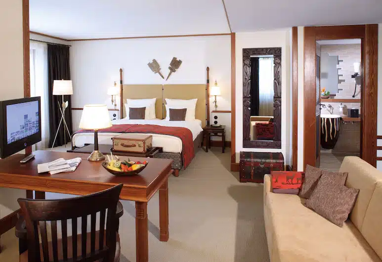 Where to Stay in Hamburg? The 7 Best Areas & Places to Stay 🇩🇪 14 Park-Hotel Hagenbeck