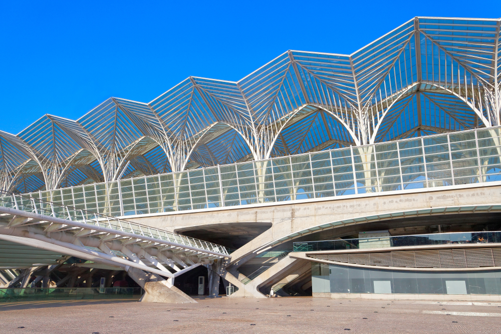 Lisbon Airport to the City Centre - Metro, Buses & Taxis 7 Gare do Oriente railway station in Lisbon