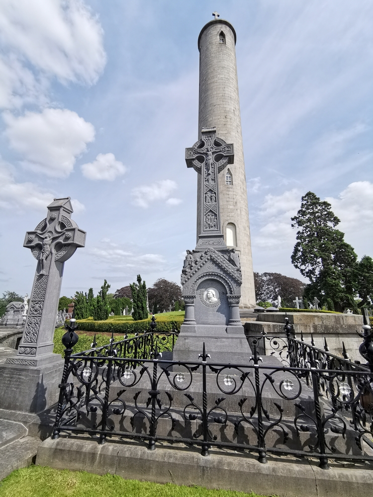 18 Best Things to Do in Dublin: Sights, Prices & Tips 32 Glasnevin Cemetery in Dublin