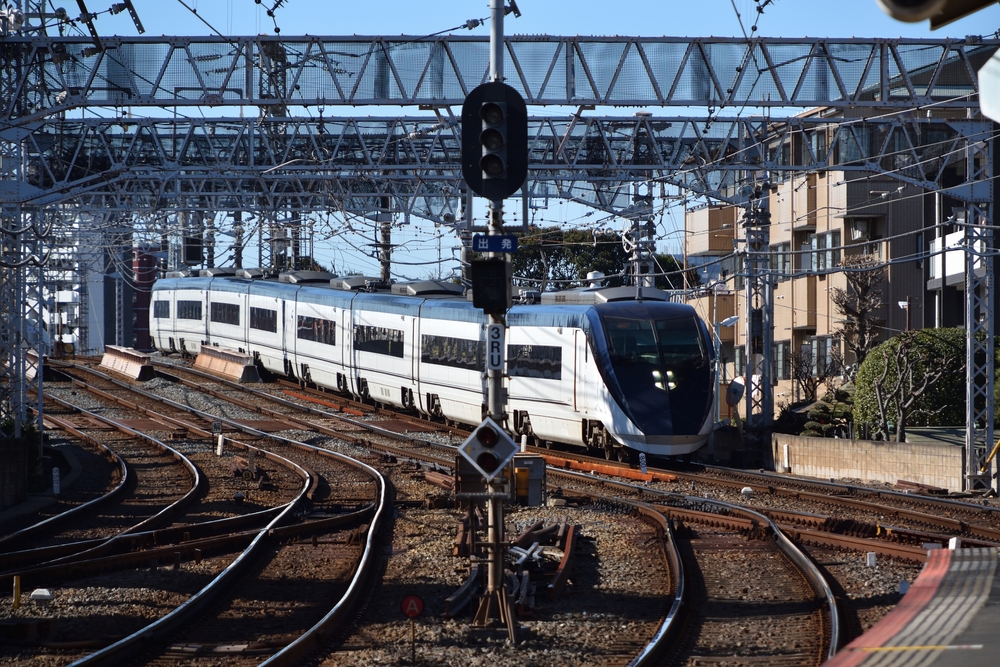 The Skyliner airport train between Narita Airport and Ueno