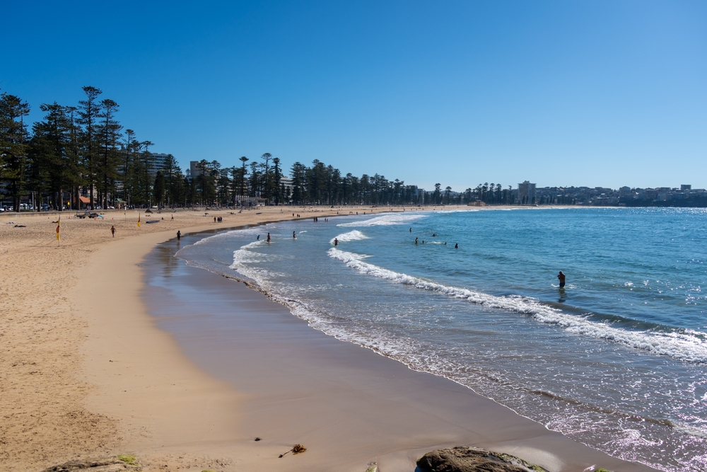 Where to Stay in Sydney? The 6 Best Areas & Places to Stay 14 Manly Beach in Sydney with golden sand and blue waves