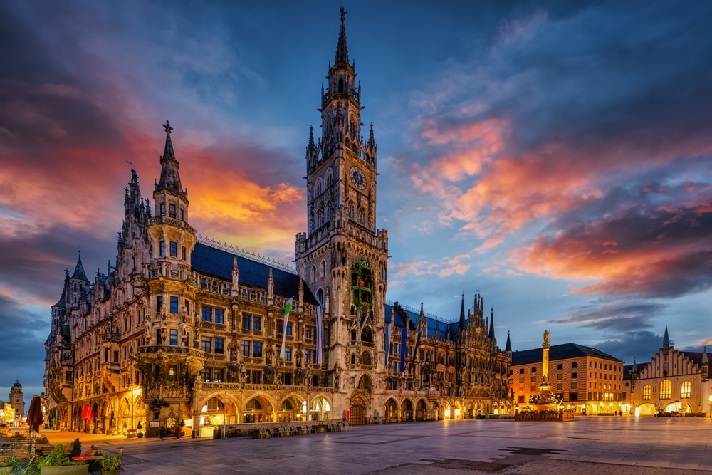 18 Best Things to Do in Munich: Sights, Prices & Tips 21 Marienplatz and the Neues Rathaus town hall in Munich at sunrise