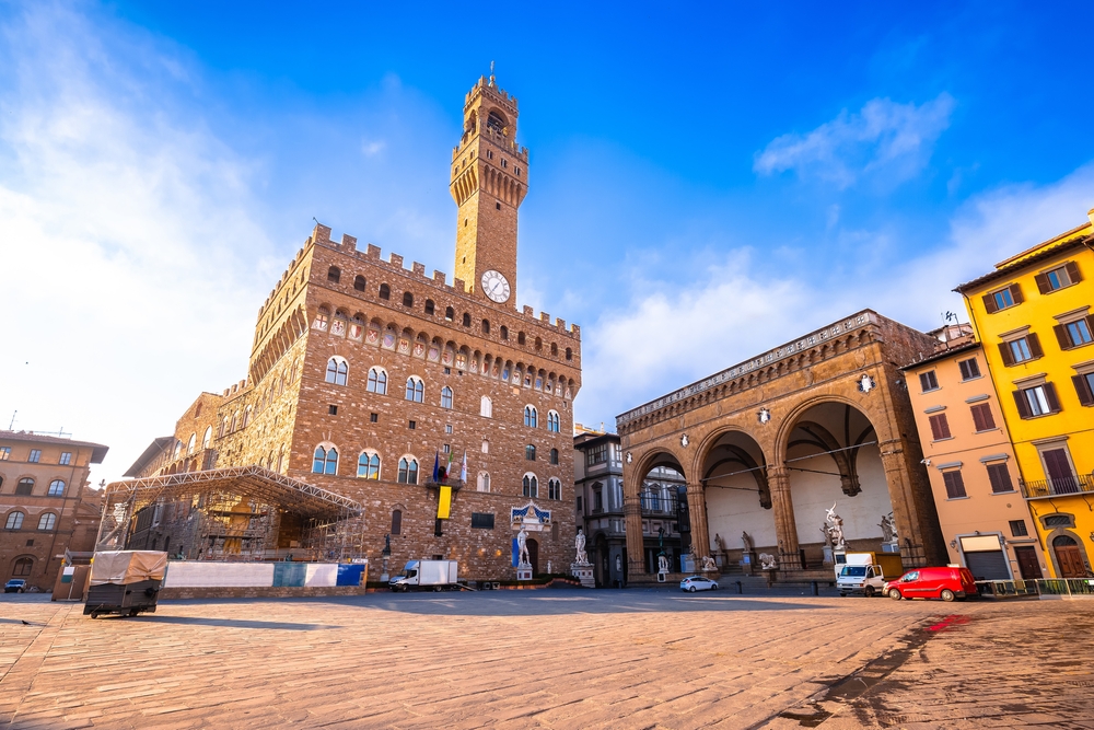 20 Best Things to Do in Florence: Sights, Prices & Tips 28 Piazza della Signoria and Palazzo Vecchio in Florence
