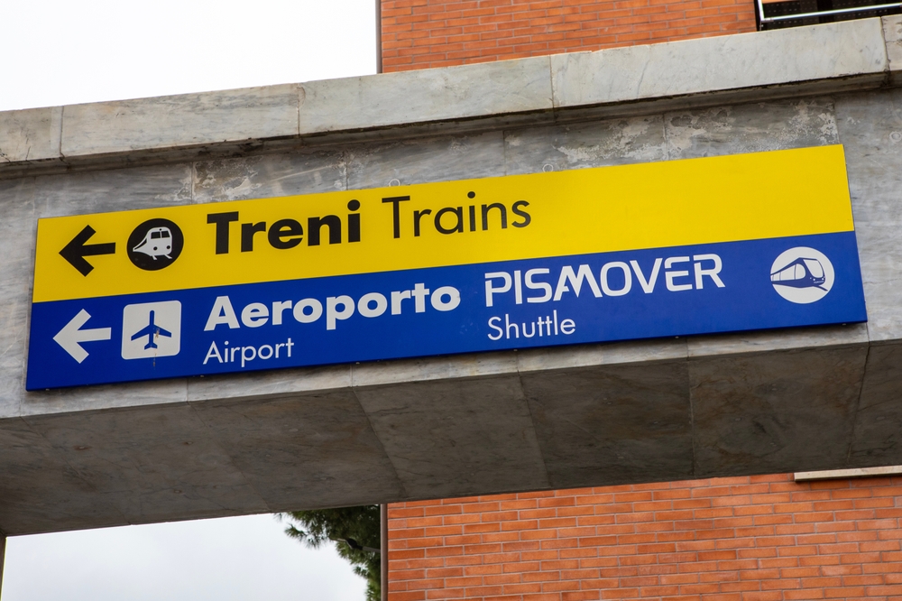 Florence & Pisa Airports to Central Florence - Transport Guide 11 Signs at Pisa Centrale pointing to the trains, the airport and the shuttle