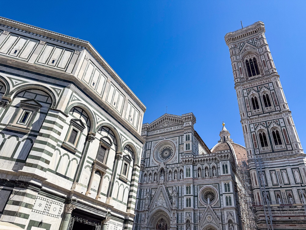 20 Best Things to Do in Florence: Sights, Prices & Tips 24 The Baptistery of San Giovanni, the cathedral facade and Giotto's Bell Tower in Florence
