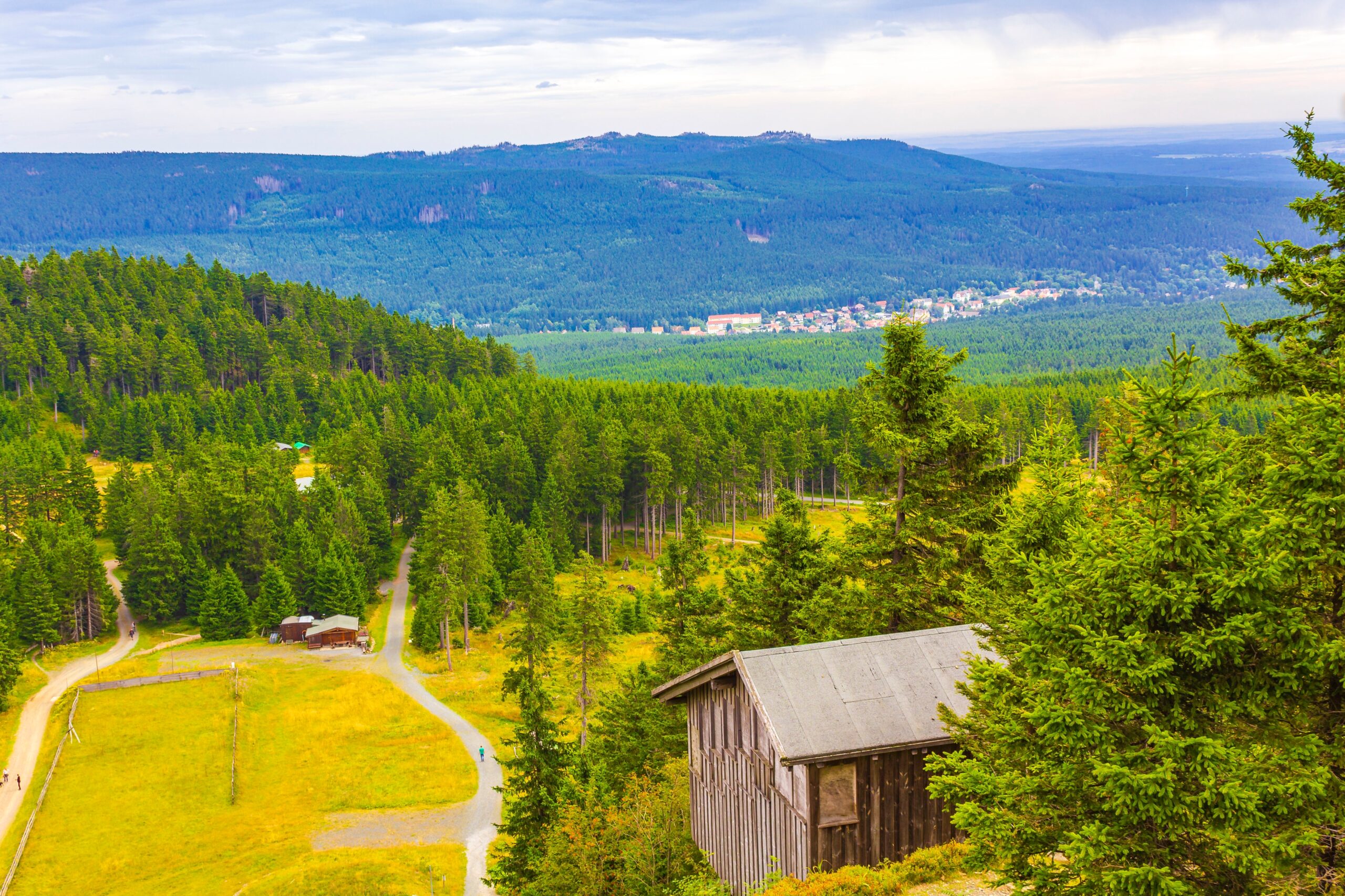 Where to Stay in the Harz Mountains? The 5 Best Towns & Places to Stay 12 View of the Wurmberg and the cable car near Braunlage